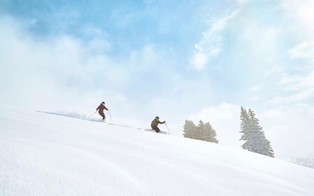 2 BR Next to Eagle River in the Heart of Vail by RedAwning - Save 20% on 7+ Nights!