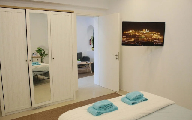 Assyr C - Santorini Cozy Retreat