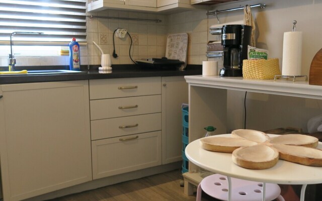 Modern Bohemian Apt 2 Bdr-fenerbahce-by The Sea