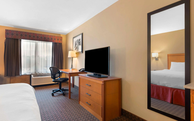 Best Western Plus Olympic Inn
