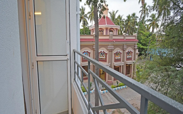 A K G Hotel