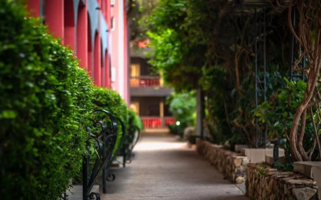 Seaview Gardens Hotel