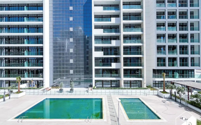 Serenity Studio Pool Access & Balcony at Riviera