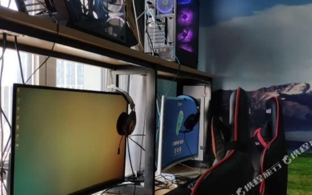 Xining 13 District E-sports Theme Hotel