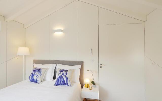HM - Flores Skylight