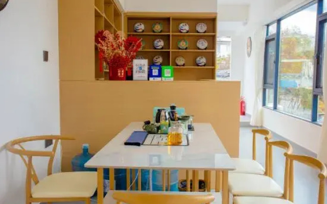 Yinian Huakai Xinian Homestay