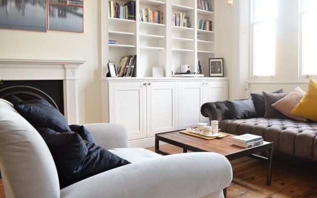 1 Bedroom Flat In Knightsbridge Sleeps 2