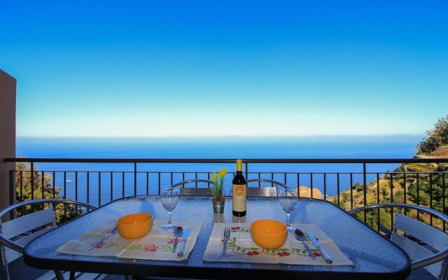 Paradise Ocean View by Analodges
