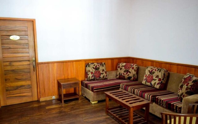 Yoho River Side Inn