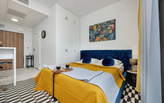 Bliska Wola Modern Studio by Renters