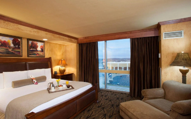 Crowne Plaza Tulsa - Southern Hills