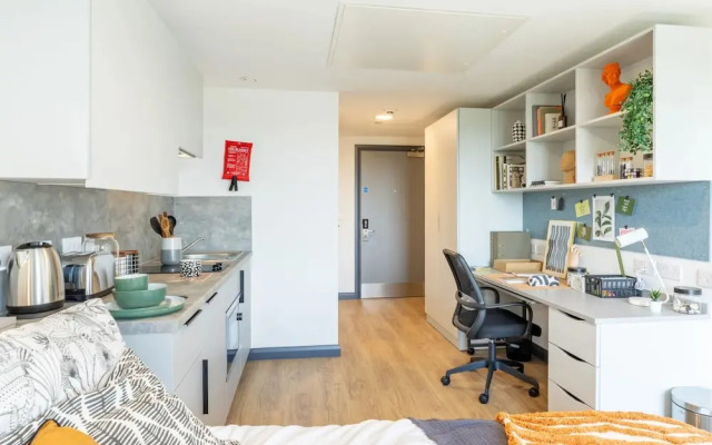 Student Only Winfield Court