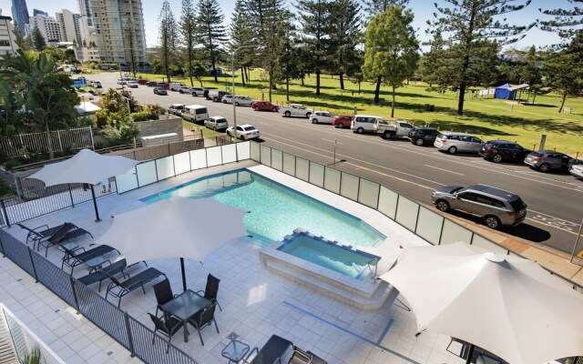 2 Bedroom Apartment located in central Broadbeach