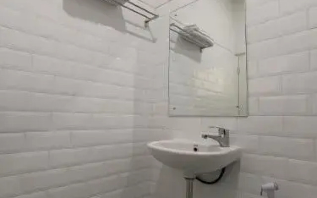 Super OYO Collection O 90023 Damar Kusumo Guest House