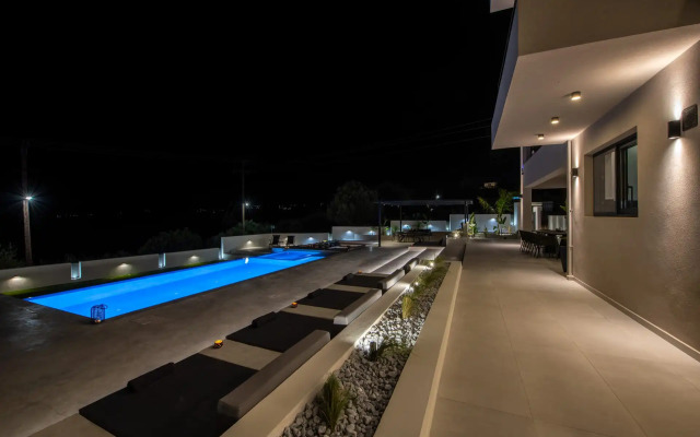 LeEva Oasis Villa