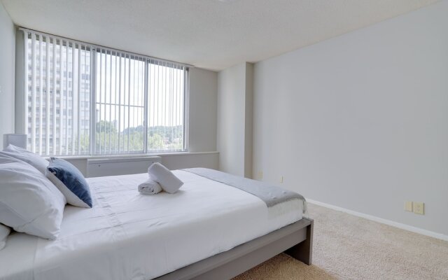 Awesome 2 BR Condo Crystal City