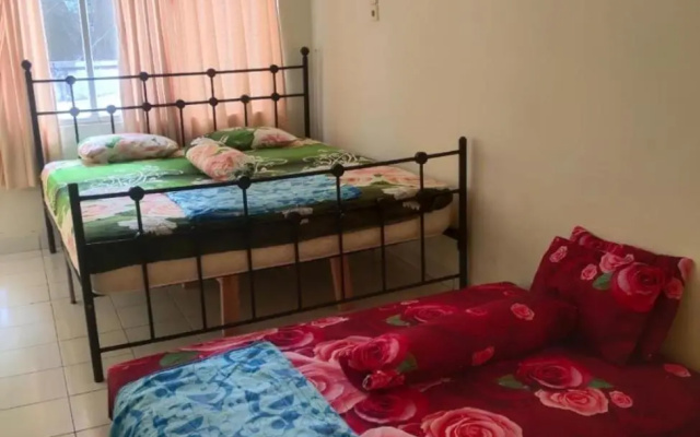 Villa Highland View No 7 P Berastagi – Guest Rooms – Berastagi