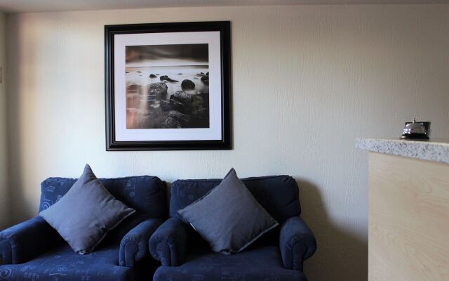 Wharncliffe Suites Motel