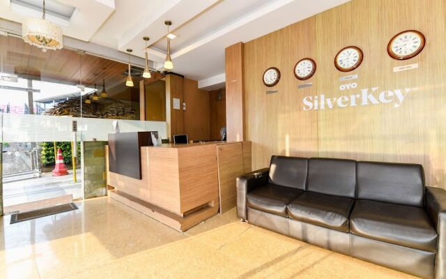 SilverKey Executive Stays 40794 Empire Plaza