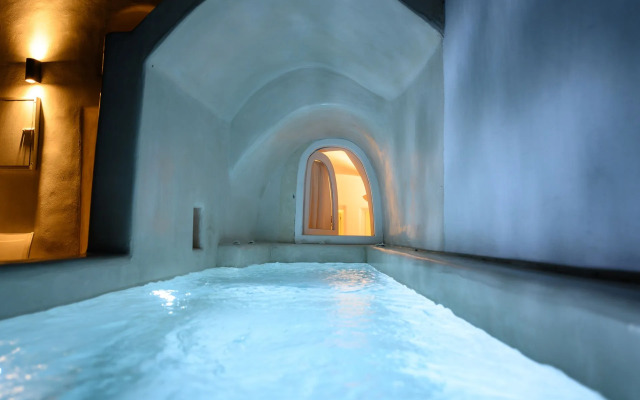 Luxury Heavens Santorini