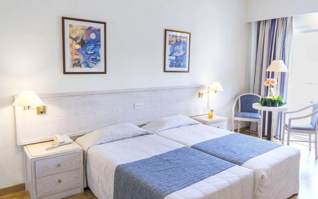 The Golden Coast Beach Hotel