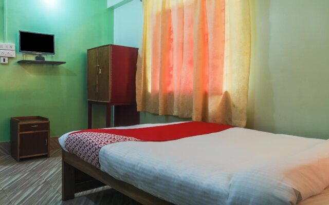 OYO 18330 Stay At Jo's Guest House