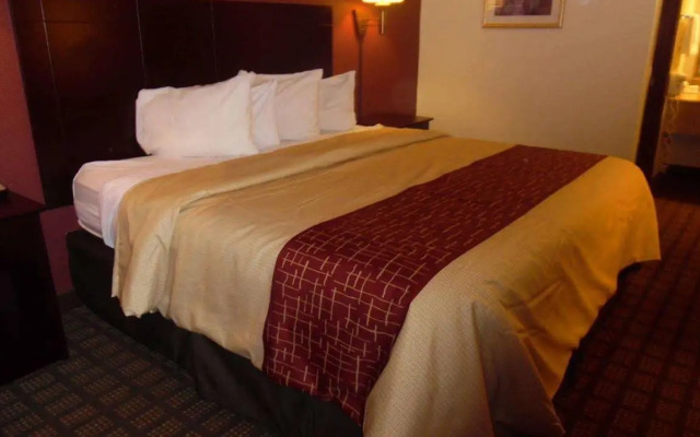 Red Roof Inn & Suites Oklahoma City Southwest