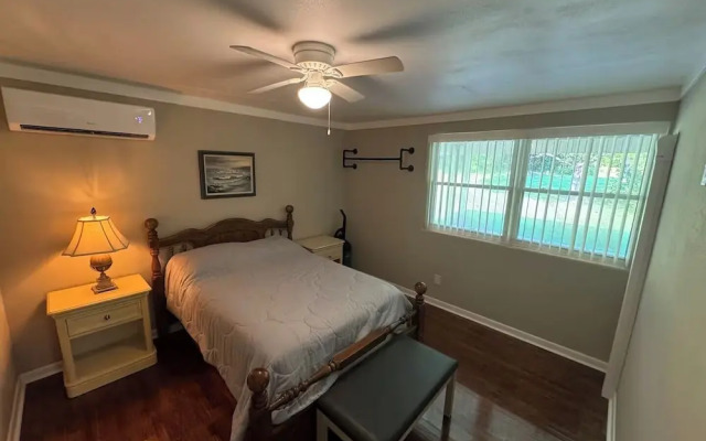 Pet-friendly 2BR Free Parking & Wi-fi