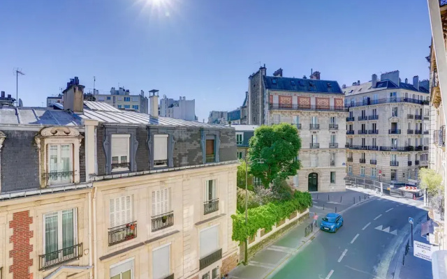 Passy Glow 2BR Home in the 16th Arrondissement