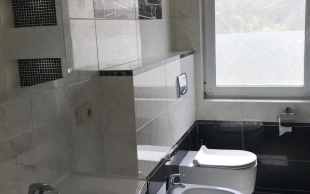 Gusarskiy Hotel and Apartment
