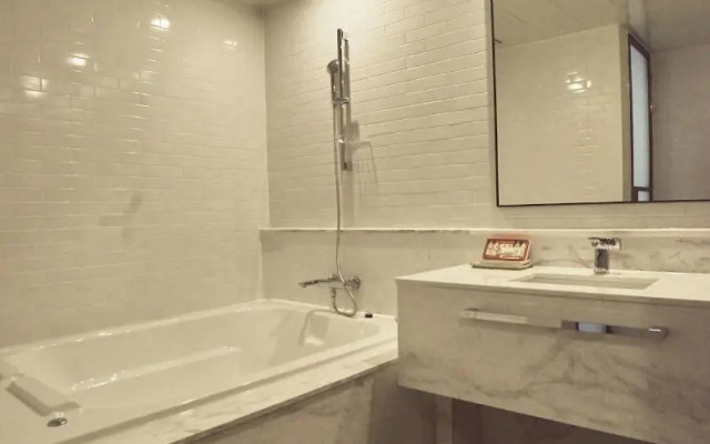 H Avenue Gwangalli Beach