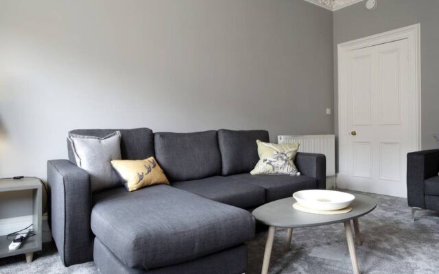 2 Bedroom Bruntsfield Apartment