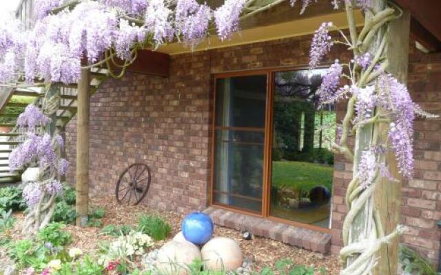 Wisteria Lodge Bed and Breakfast