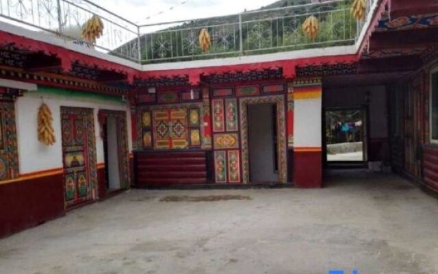 Bobocuo Tibetan Hostel
