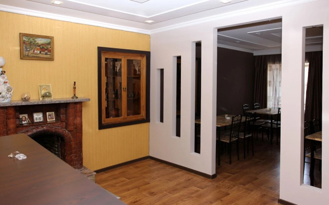 Hotel 7 Rooms