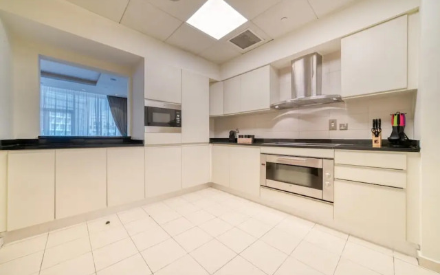 Modish Palm 3BR w Private Balcony Beach Access