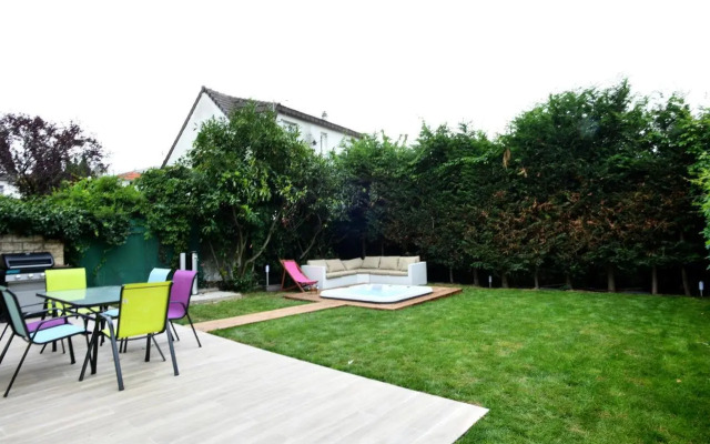 Maison avec mini piscine jacuzzi