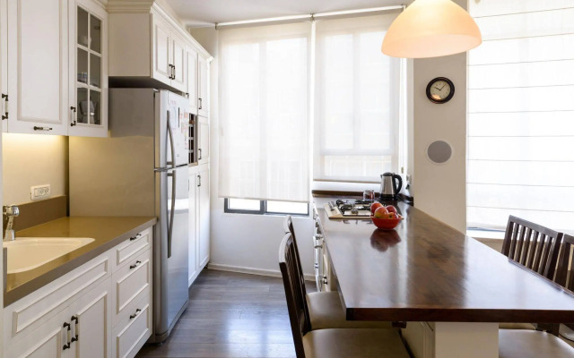 Frishman Apartments