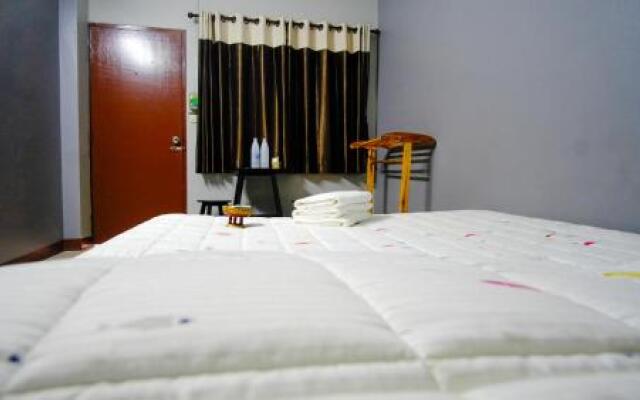Baan Ha Guest House