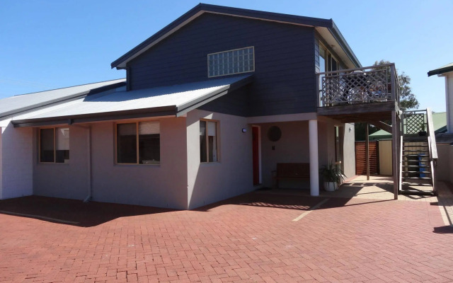 Archipelago Apartments
