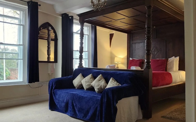 Cromwell's Tap House