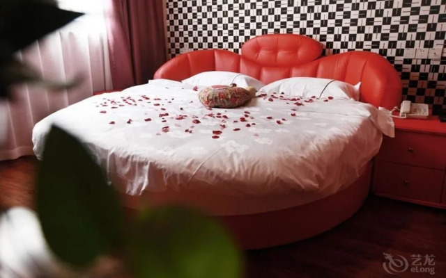 阳光纳里客栈(开封清明上河园店)