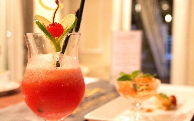 Signature Halong Cruise