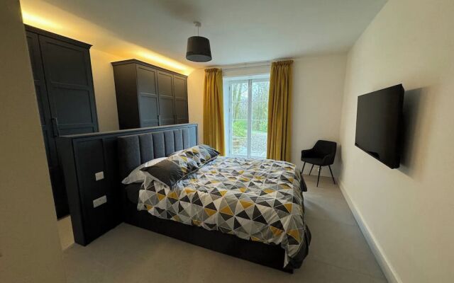 Captivating 5-bed Apartment Near Sion Mills