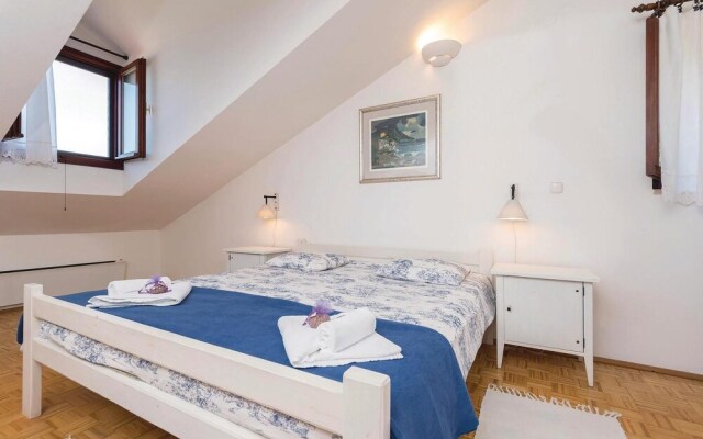 Stunning Home in Prigradica With Sauna, Wifi and 5 Bedrooms