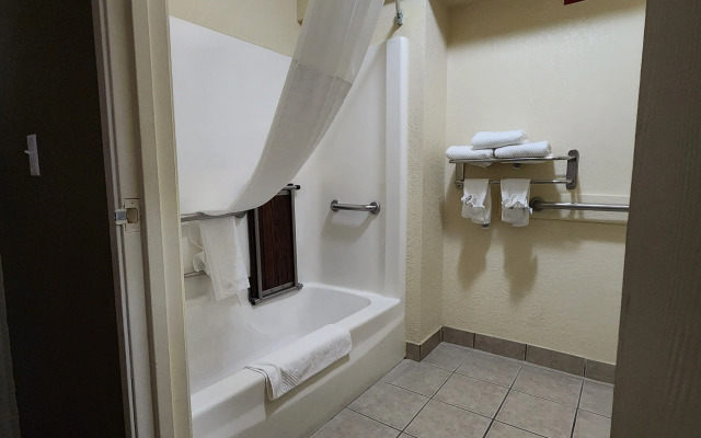 Quality Inn I-70 at Wanamaker