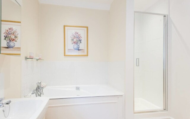 Stylish 3 bed House 2 Minutes From Baker Street!