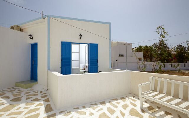 Loukas & Emma Eco Houses