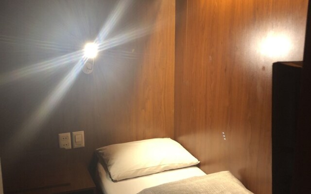 Onkel Inn Airport Sleepbox