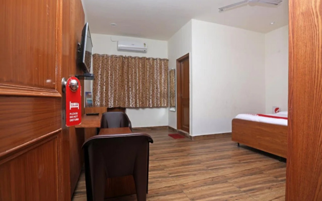 OYO 18347 Hotel Mountain Inn